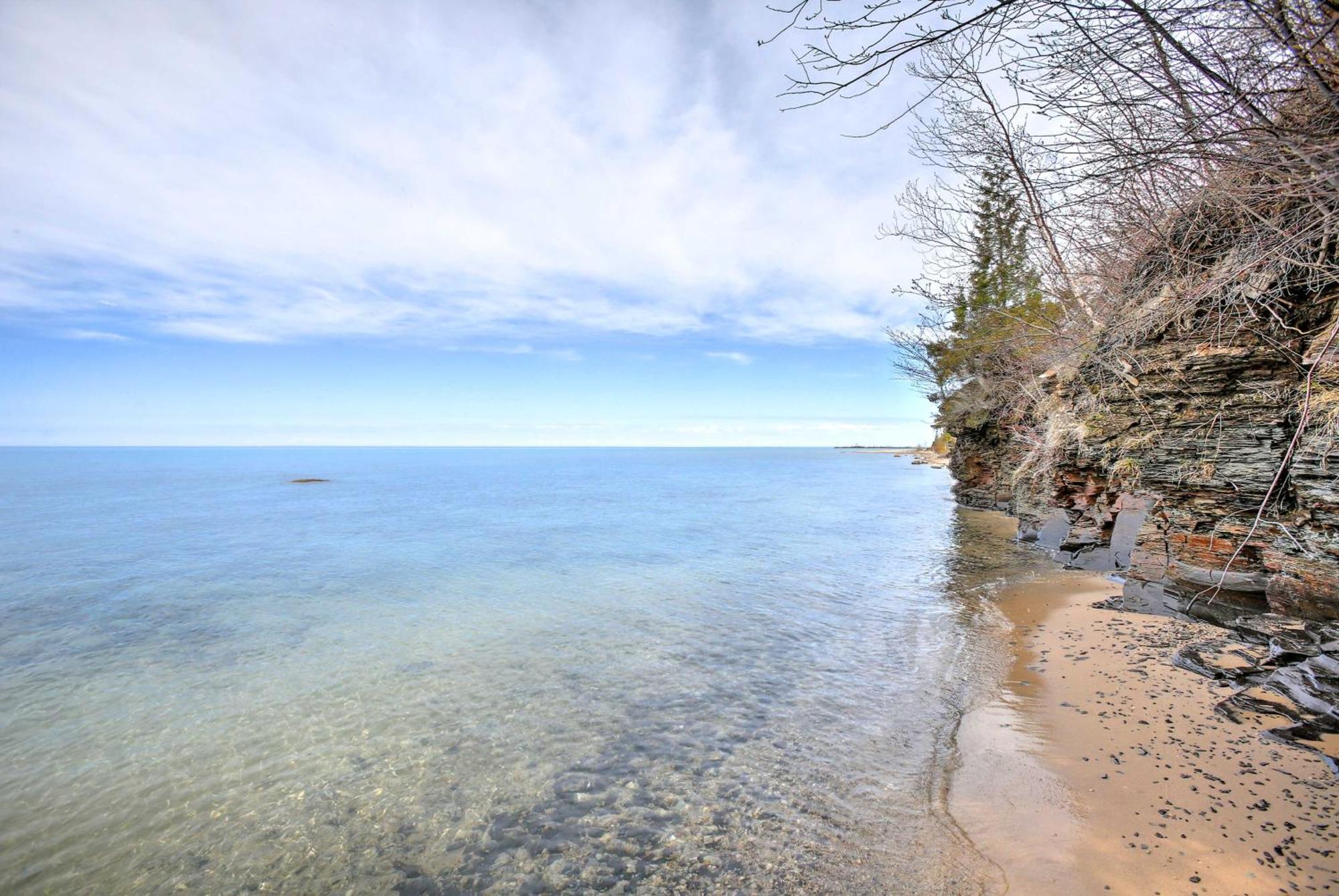Gorgeous Charlevoix Home On Lake Michigan! Ellsworth Εξωτερικό φωτογραφία