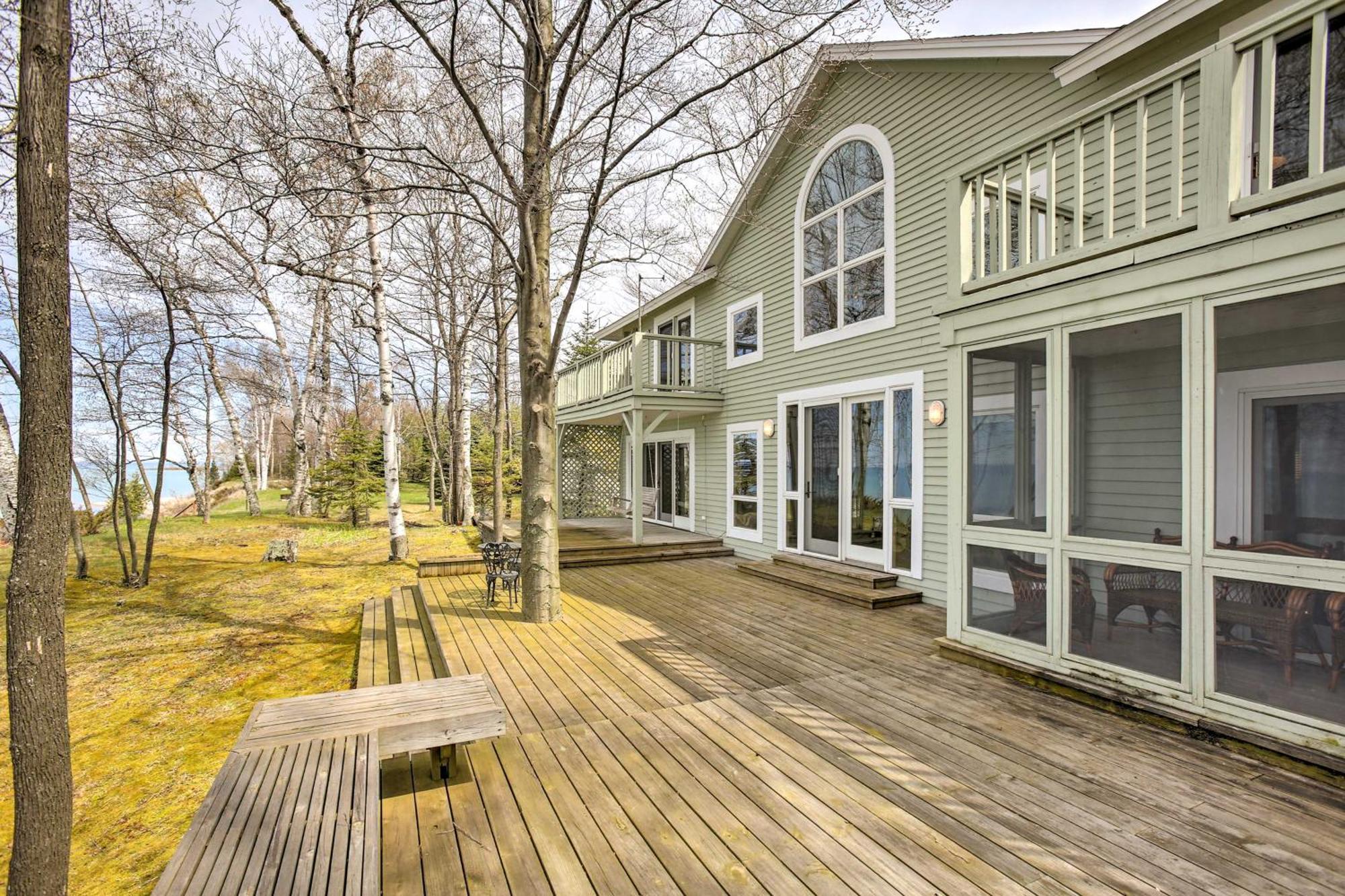 Gorgeous Charlevoix Home On Lake Michigan! Ellsworth Εξωτερικό φωτογραφία